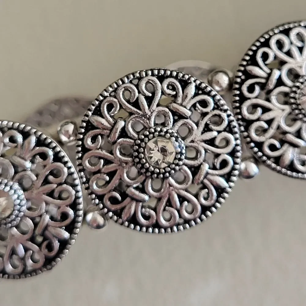 Filigree Medallion Stretch Bracelet
